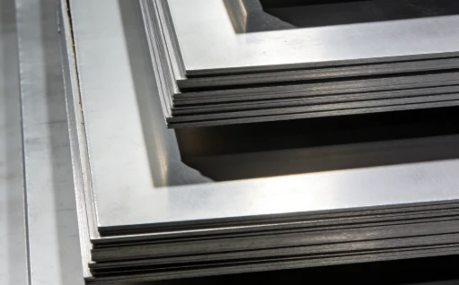 Why are medical-grade pure titanium plates commonly used in artificial skull prostheses? Why are medical-grade pure titanium plates commonly used in artificial skull prostheses?